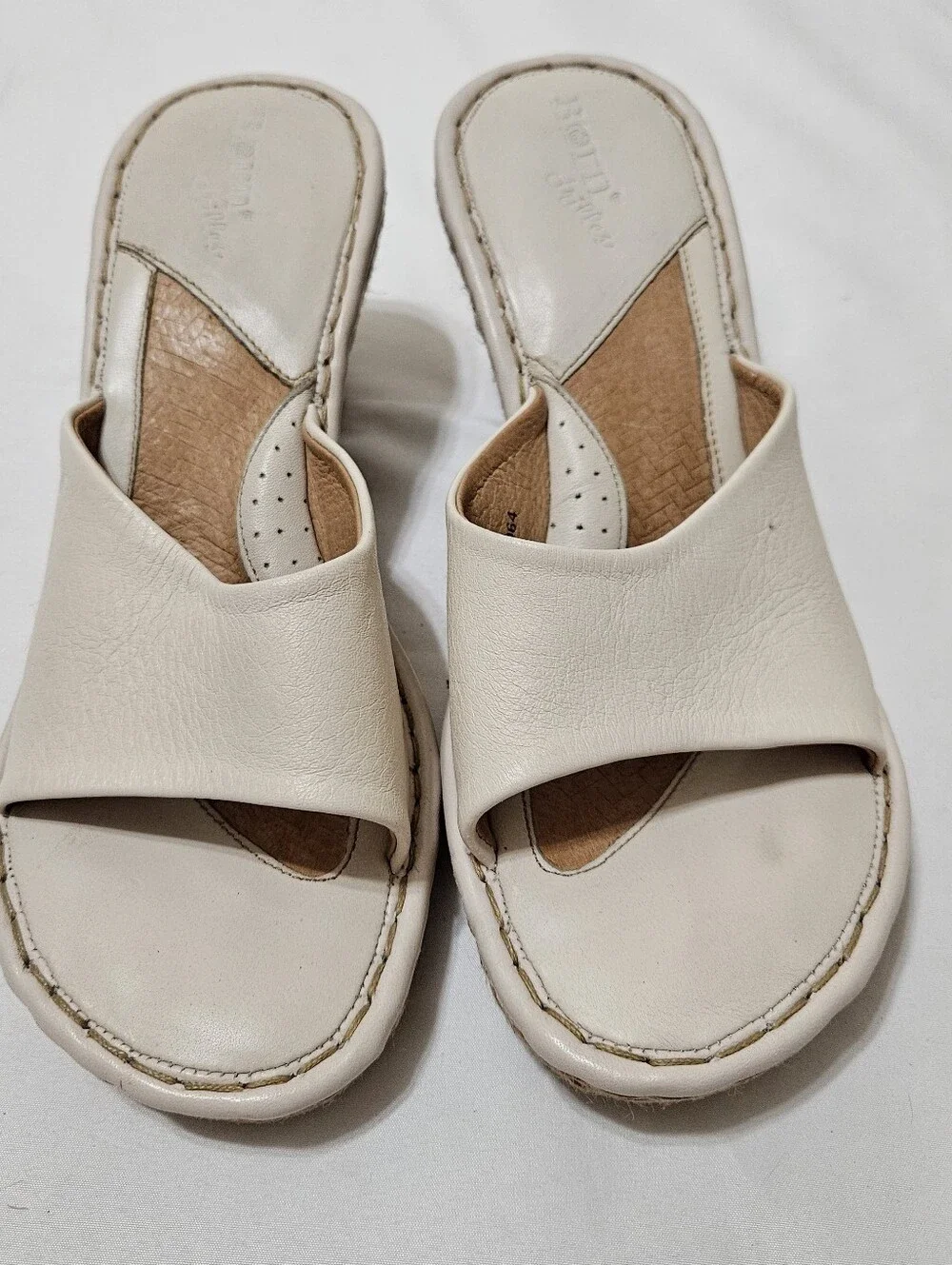 Born Drilles Women's Espadrilles Wedge Sandals Cream Size 9 US Comfort Shoe